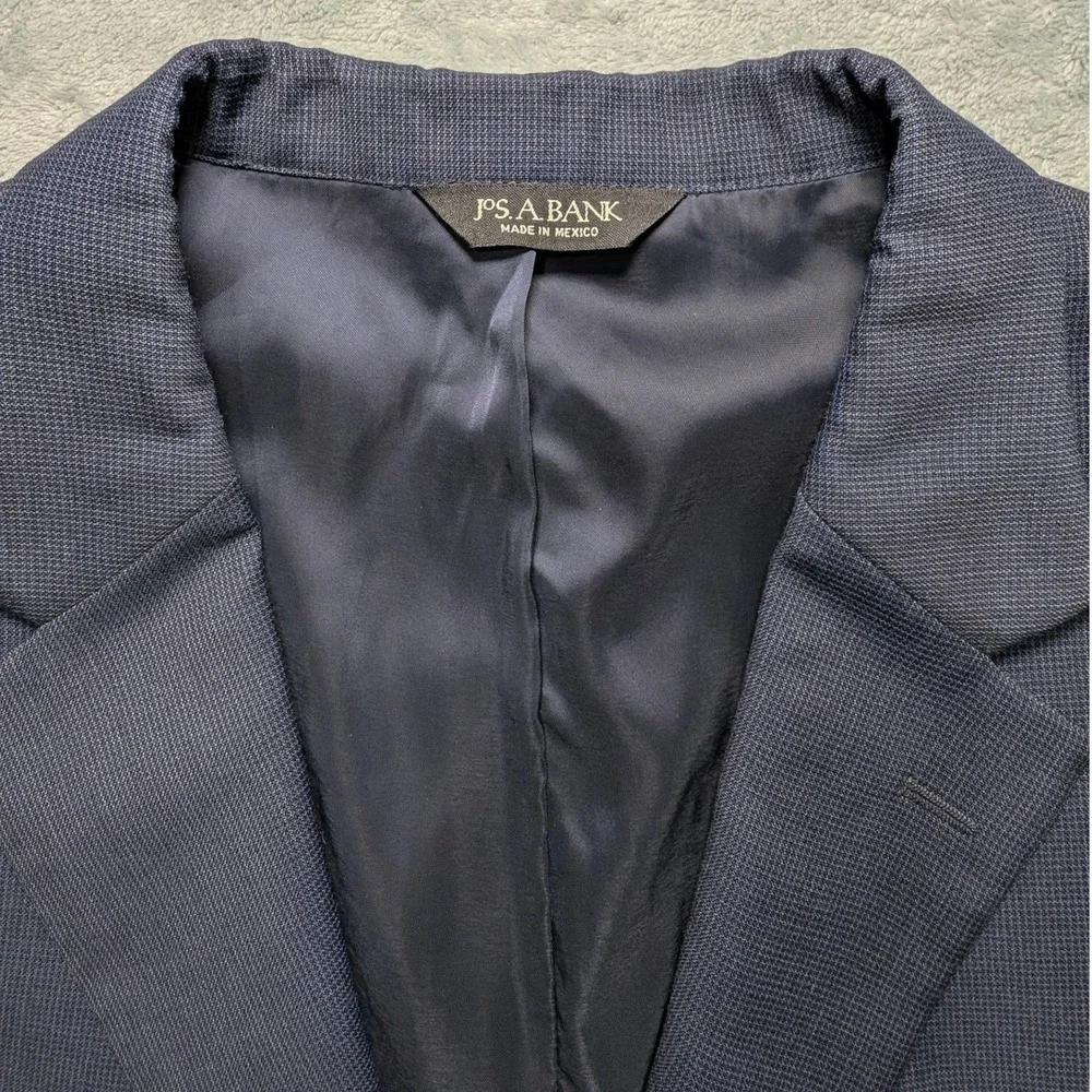 Jos A Bank Travelers Collection Navy Blue 100% Wool Blazer Sport Coat‎ 48L